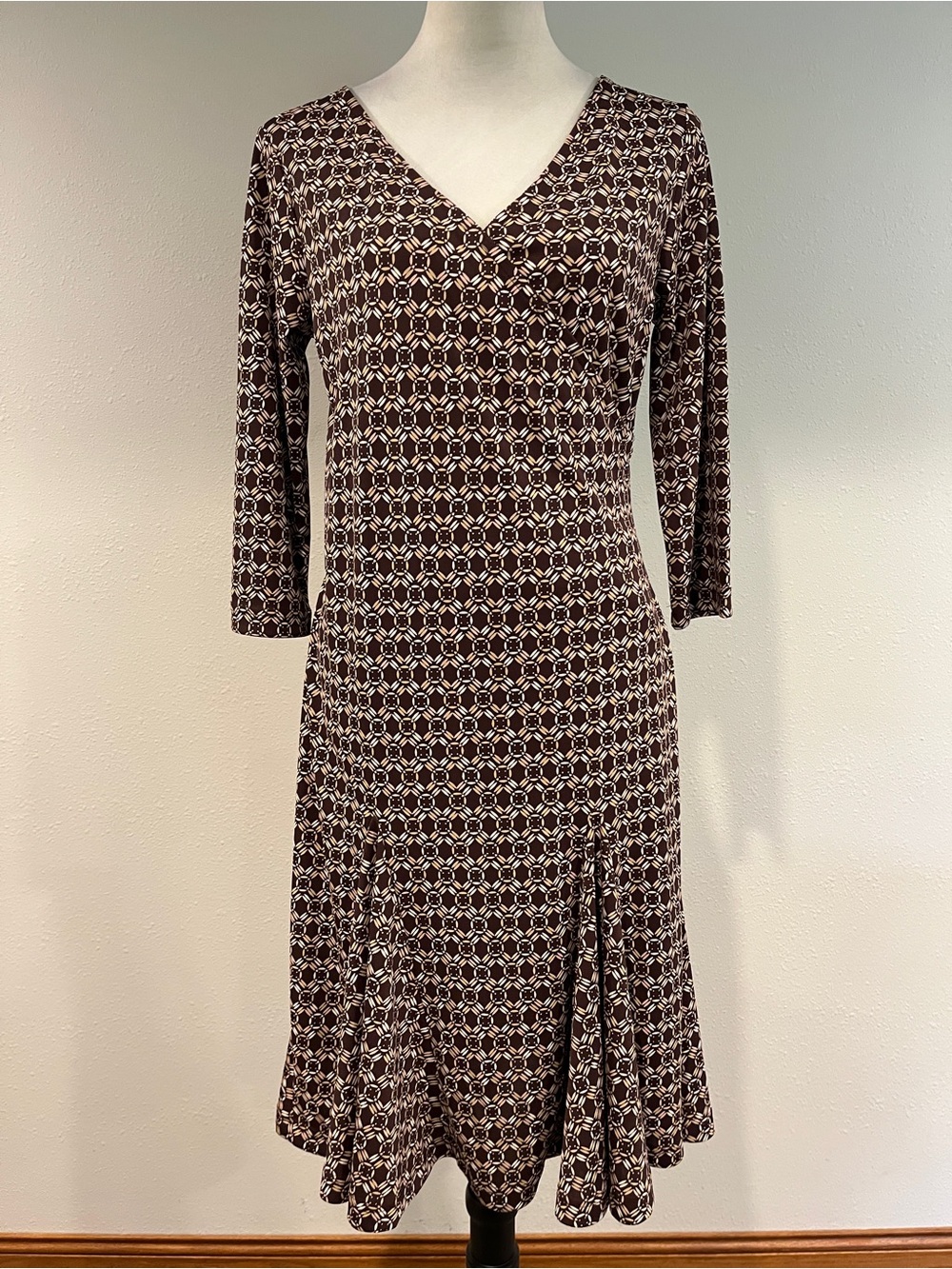 Midi Brown Geometric 3/4 sleeves V-Neck Dress size medium